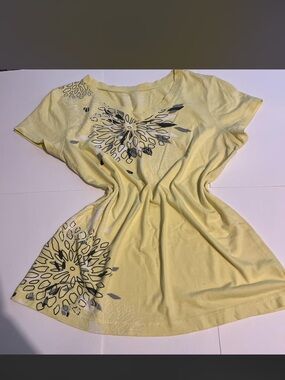 Police Yellow Short-Sleeve Tee with Graphic Floral Motifs